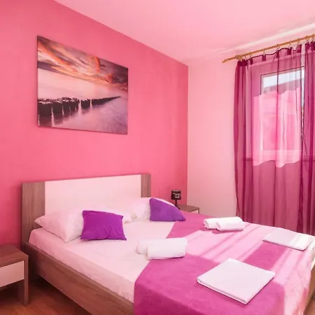 Mirjana * トロギール