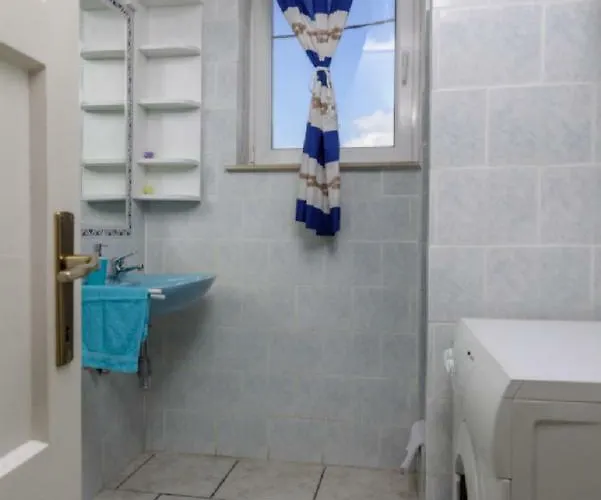 アパート Mirjana トロギール